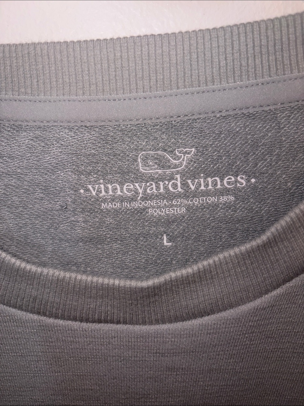 Vineyard Vines Men’s Terry Crewneck - Picture 2 of 6